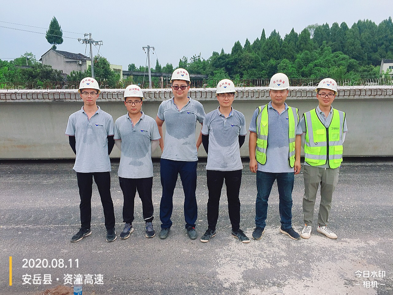 同欲拼搏搞生产 上下齐心战酷暑 同欲拼搏搞生产 上下齐心战酷暑