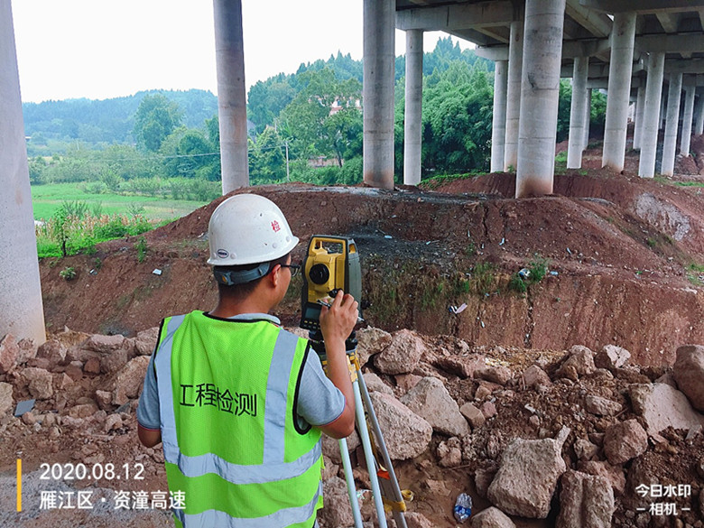 同欲拼搏搞生产 上下齐心战酷暑 同欲拼搏搞生产 上下齐心战酷暑