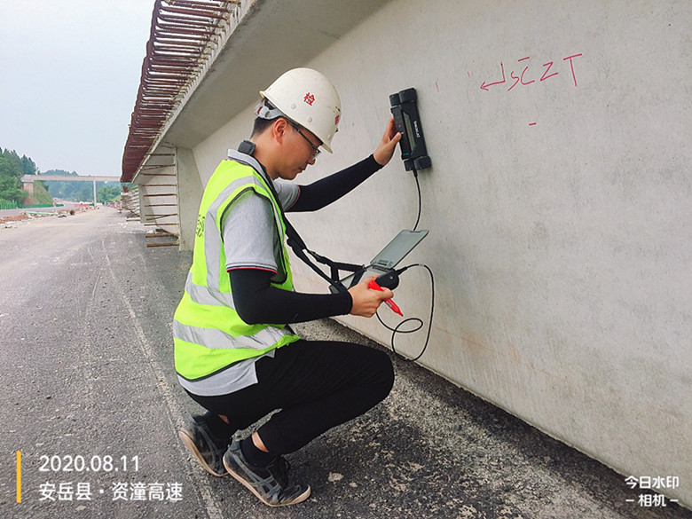 同欲拼搏搞生产 上下齐心战酷暑 同欲拼搏搞生产 上下齐心战酷暑