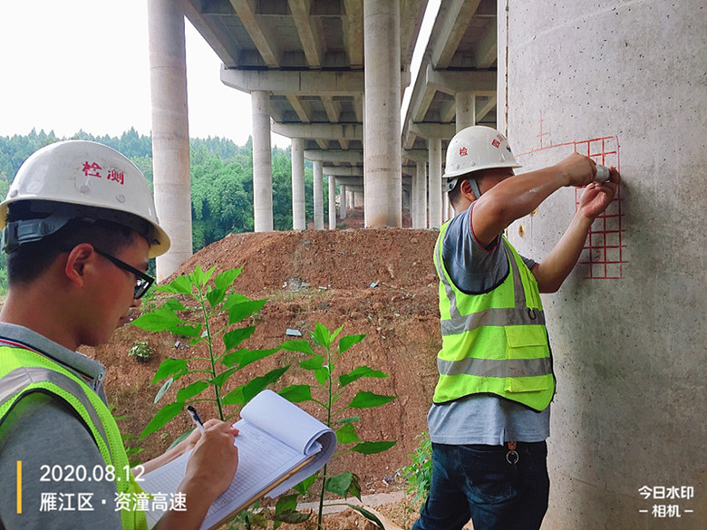 同欲拼搏搞生产 上下齐心战酷暑 同欲拼搏搞生产 上下齐心战酷暑